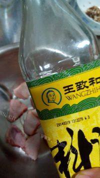 口感好的辣子鸡翅做法图解2)