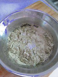 美味的抹茶蜜豆小蛋糕做法图解3)