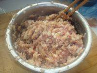 口感不错的羊肉馅饼做法图解7)