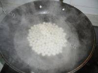 美味的桂花酒酿圆子做法图解3)
