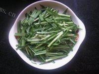 在家做的韭菜炒鱿鱼做法图解1)
