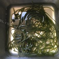 喷香的凉拌海带丝做法图解1)