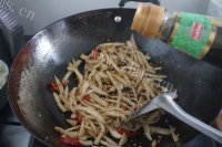 珍馐美味的干煸杏鲍菇做法图解8)