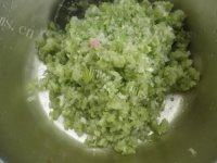 美味的猪肉芹菜馄饨做法图解3)