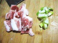 「家有大厨」菜花炒肉做法图解3)