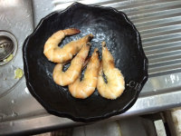 美味的盐焗虾做法图解12)