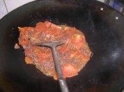 番茄炒牛肉做法图解7)