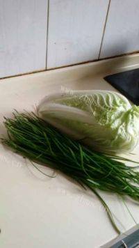 自制猪肉白菜饺子做法图解2)