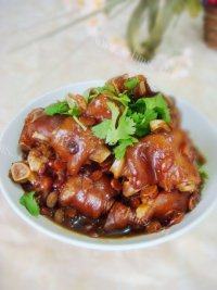 美味的黄豆焖猪手