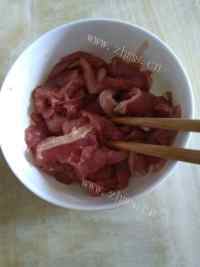 黄花菜肉片汤做法图解2)