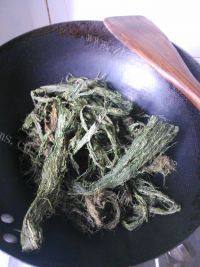 下酒菜苔条花生做法图解2)