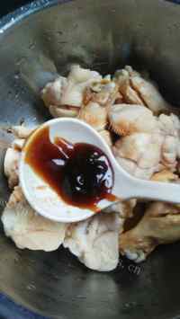 美味的烤鸡翅根做法图解7)