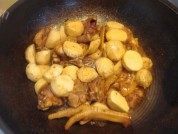家常菜芋头烧鸡块做法图解3)