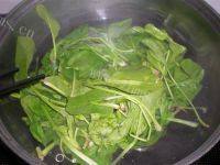 味道香醇的菠菜拌粉丝做法图解3)