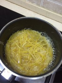 诱人的蜂蜜柚子茶做法图解8)