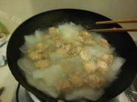 美味的冬瓜肉丸汤做法图解4)