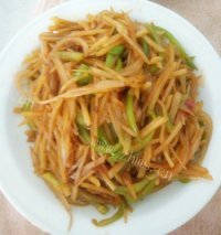 家常菜炒土豆丝
