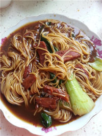 口感不错的青菜牛肉面