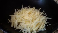 家常菜孜然土豆丝做法图解4)