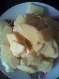 家常辣白菜炒土豆片做法图解1)