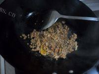 香气逼人的酸豆角肉末做法图解4)