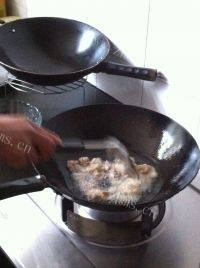 花菜炒肉片做法图解9)