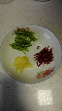 家常菜酸辣土豆丝做法图解2)
