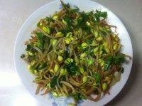 美味的清炒黄豆芽