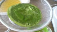 美味的春の菜汁蛋糕卷做法图解3)