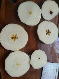 自制苹果甜甜圈做法图解2)