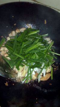 甘脆的韭菜炒豆腐做法图解9)