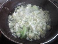 家常菜爆炒菜花做法图解1)