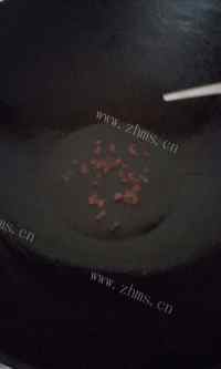 自制油泼辣子做法图解4)