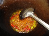 营养丰富的蒜苗豆腐做法图解3)