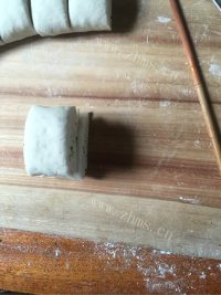 自制奶香花卷做法图解13)