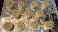 自制广式豆沙月饼做法图解10)