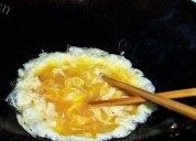 美味的牛肉滑蛋做法图解6)