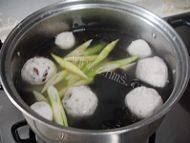 野生笋肉丸汤做法图解11)