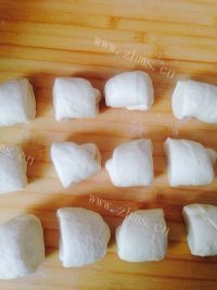 色香味浓的花朵面包做法图解17)