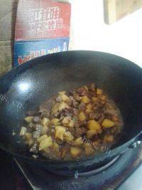 家常菜牛肉炖土豆