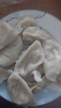 自制三鲜水饺做法图解8)