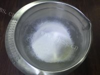 美味三色玛德琳蛋糕做法图解4)