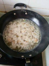 美味的青菜肉丸汤做法图解5)