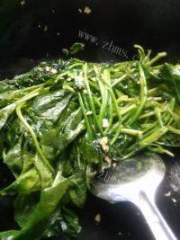 家常菜蒜泥菠菜做法图解5)