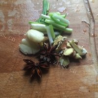 家常菜香菇烧肉做法图解2)