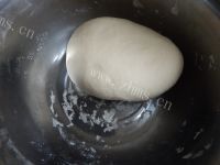 美味可口的蒜味早餐饼做法图解4)
