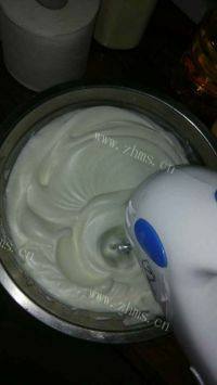 DIY美味水果蛋糕做法图解3)