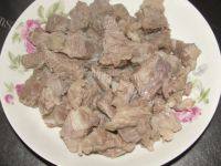 绿色食物土豆炖牛肉做法图解1)