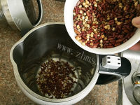 美味赤小豆薏米袪湿饮的做法图解三