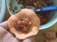 五味俱全的胡萝卜水饺做法图解9)